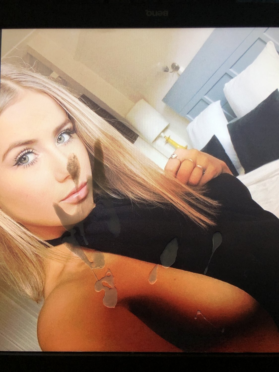 Shooting some cum #Hrlm3TYO