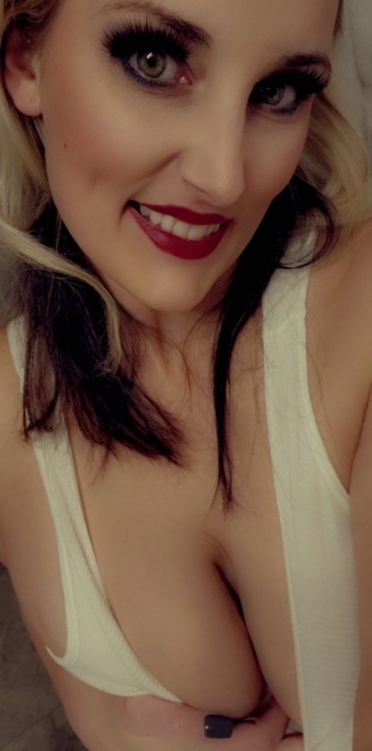 Fat titty s@r@ #GatpcnOa