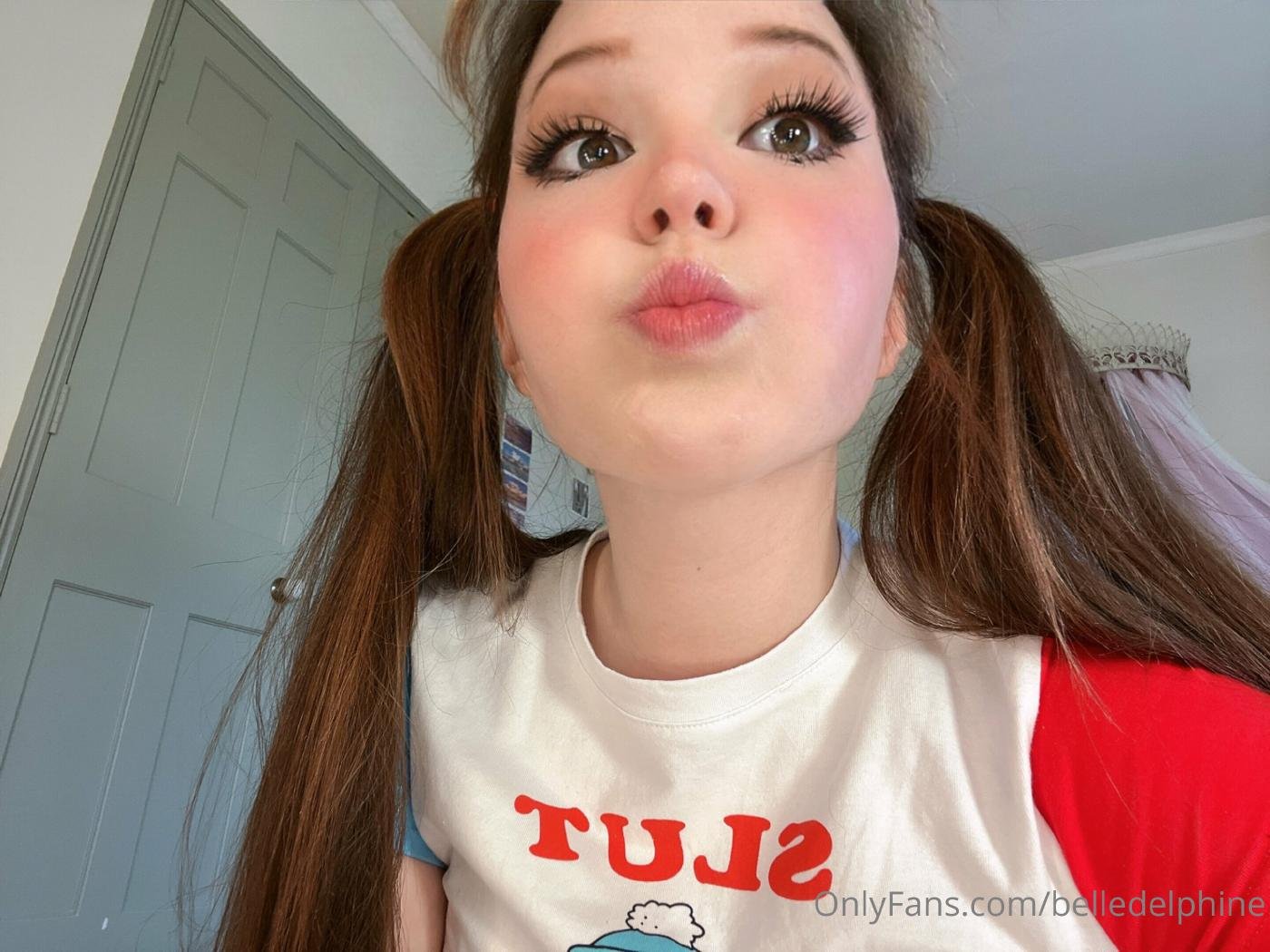 Belle Delphine #EEJCNNzO