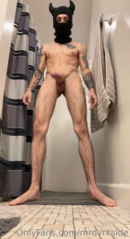 Big Dick Showoff #inDLC8YZ