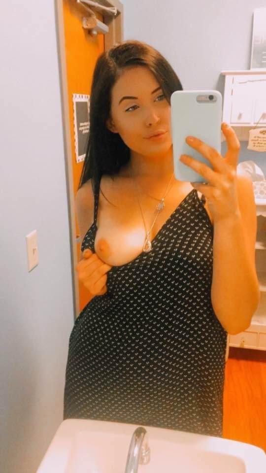 Cuck wanted to show off his girl hmu for the same #VwgPFpPk