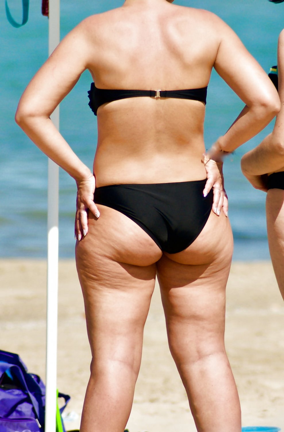 milf view at the beach #LrxlUrsL