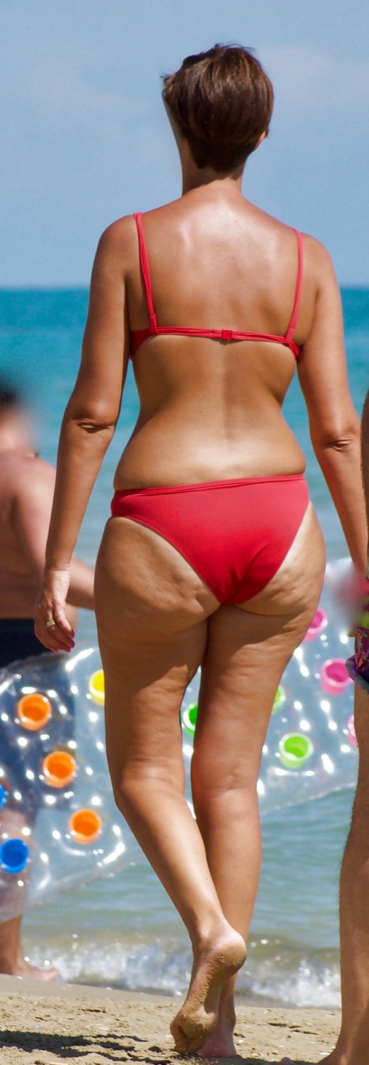 milf view at the beach #nPXJ97Ed