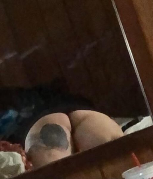 Local Hooker #WXT8L43Q