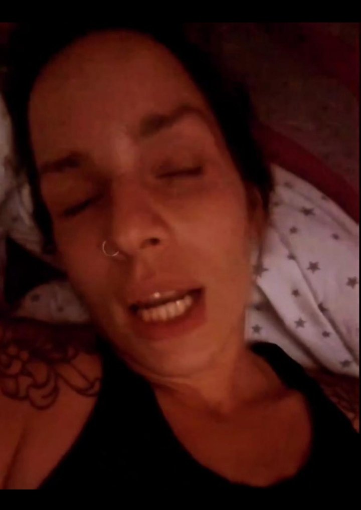 Massive dick fuck (the slut crying in pain,look at her face) #KA5sVk8W