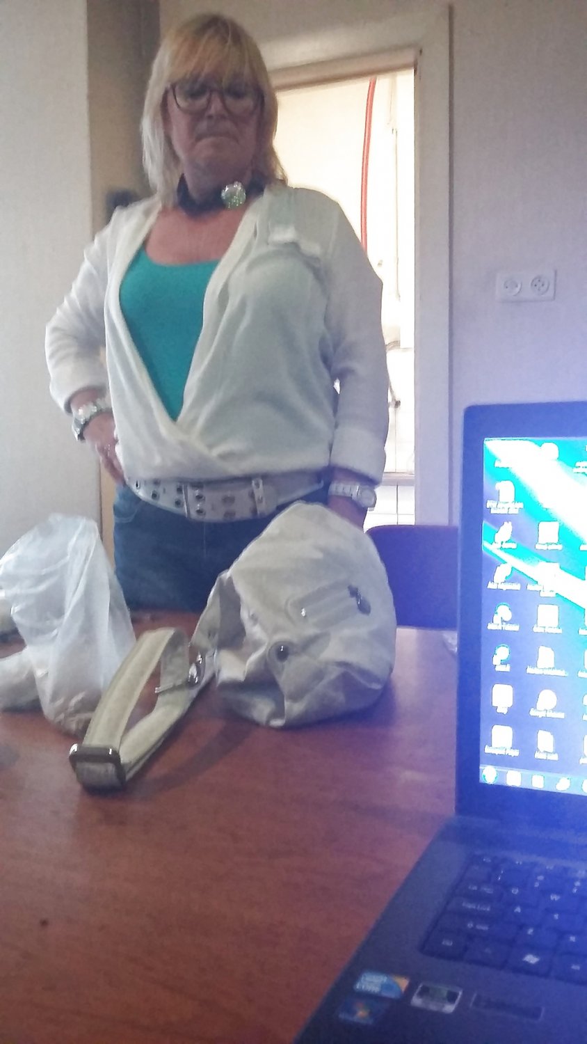 Mrs B - Sexy Mom - P2 #QgNdtGPR