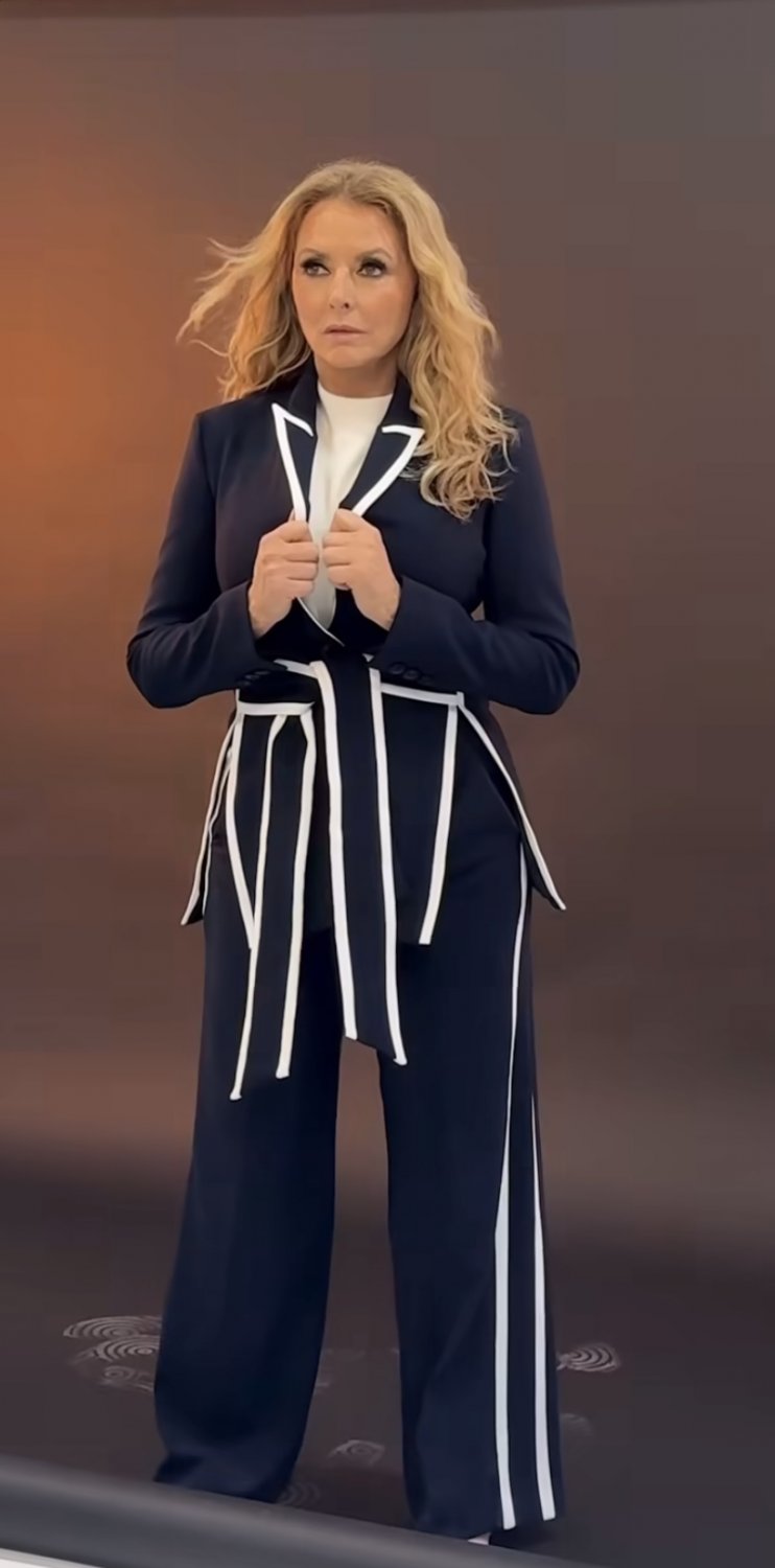 Carol Vorderman #tcH3FeWK