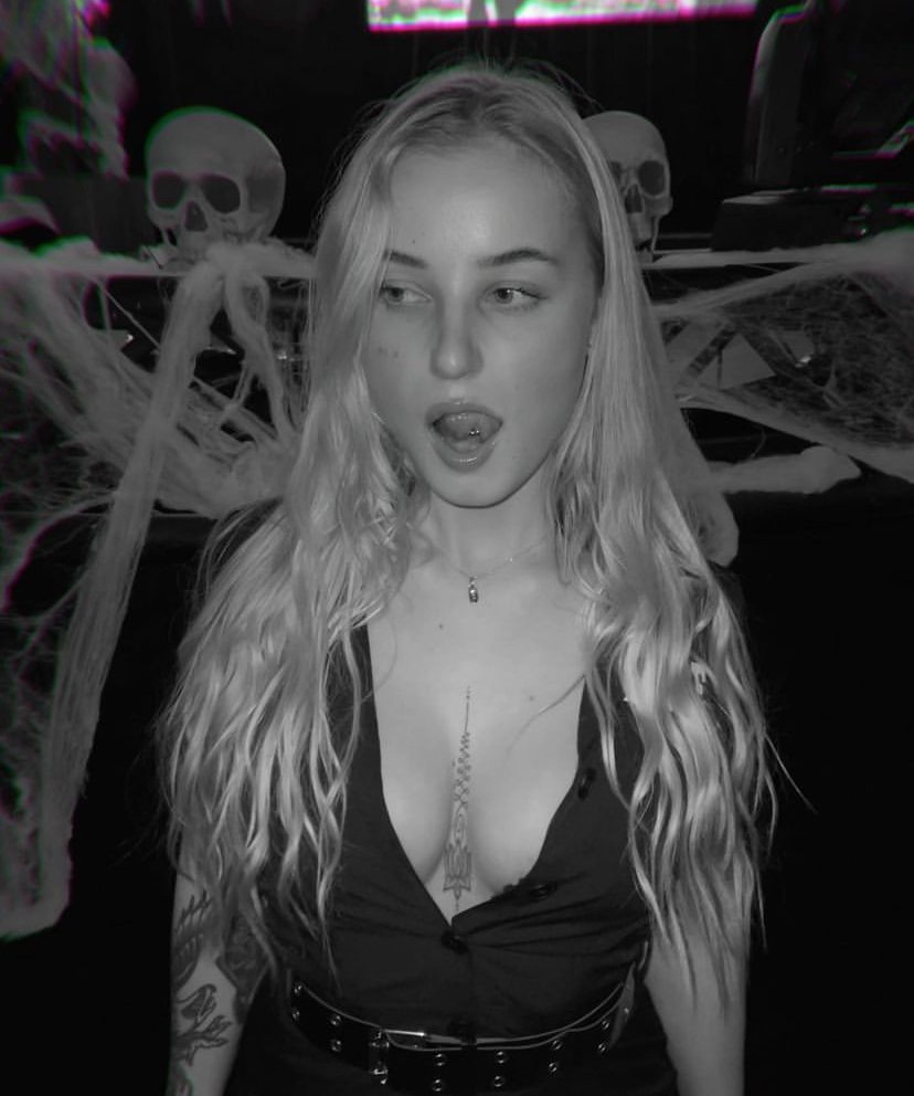 HOT SLUT TEEN BLONDE❤️🔥 #F61FCglk