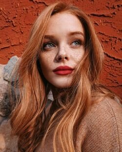 Abigail Cowen #gZmbBNUy