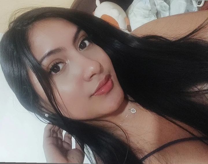 Latina Glenda have good TITS (no nude) #B2ej3Ok4