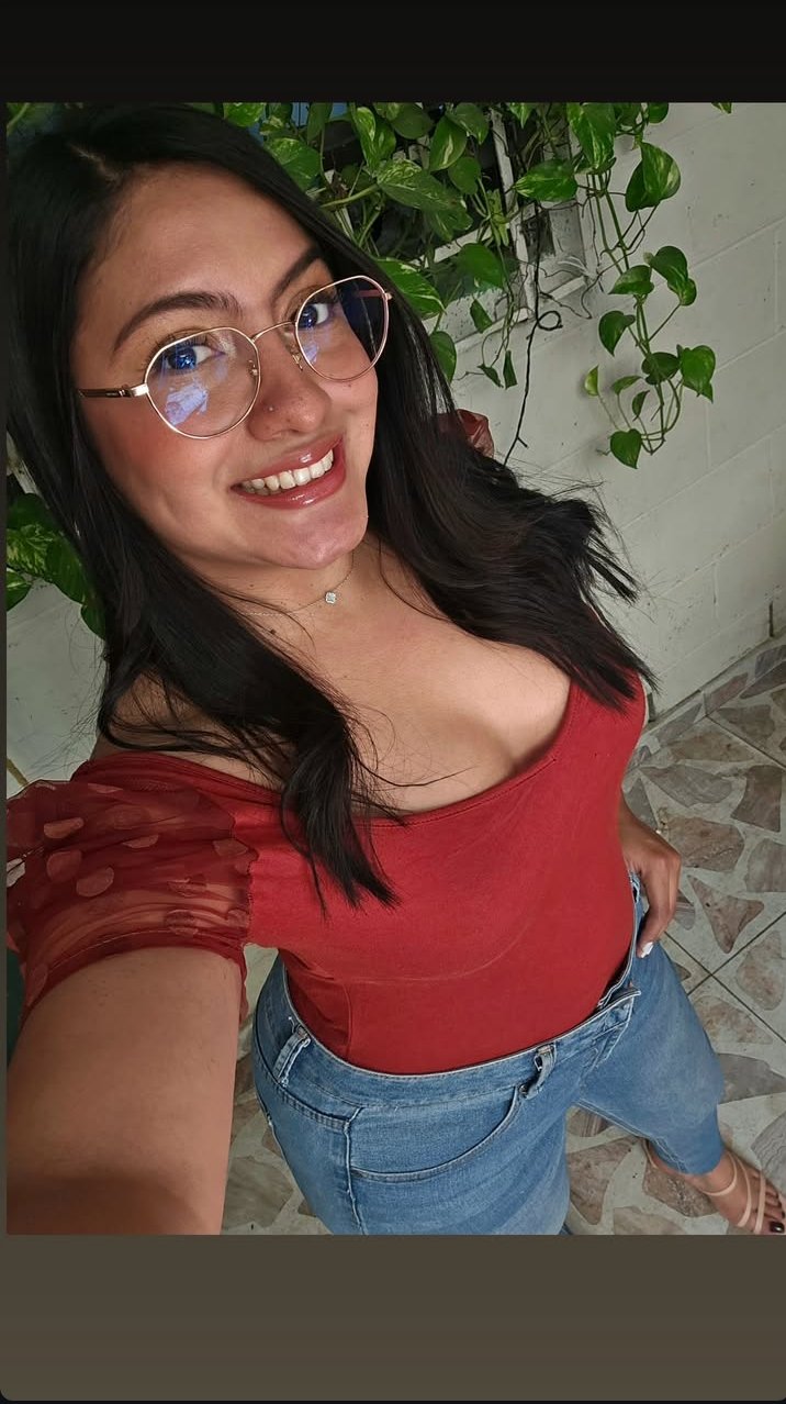 Latina Glenda have good TITS (no nude) #GI2ZIGMe