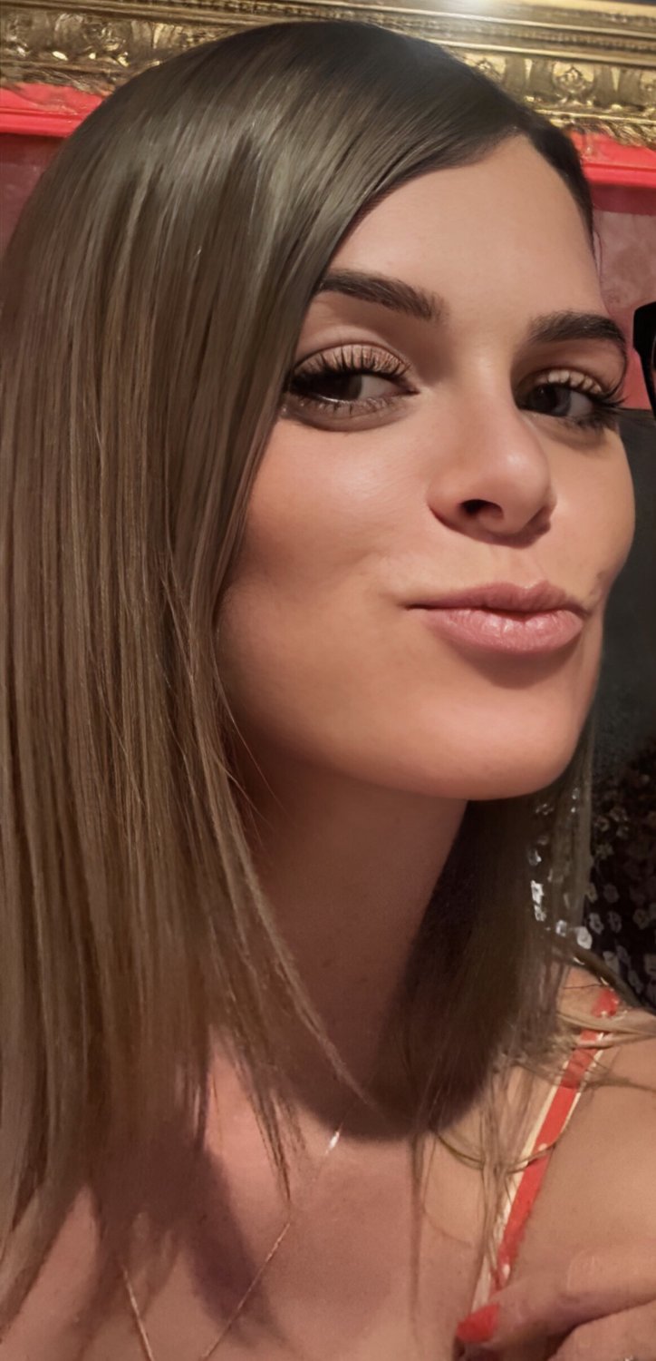 Caroline cum face #82pP8Urs