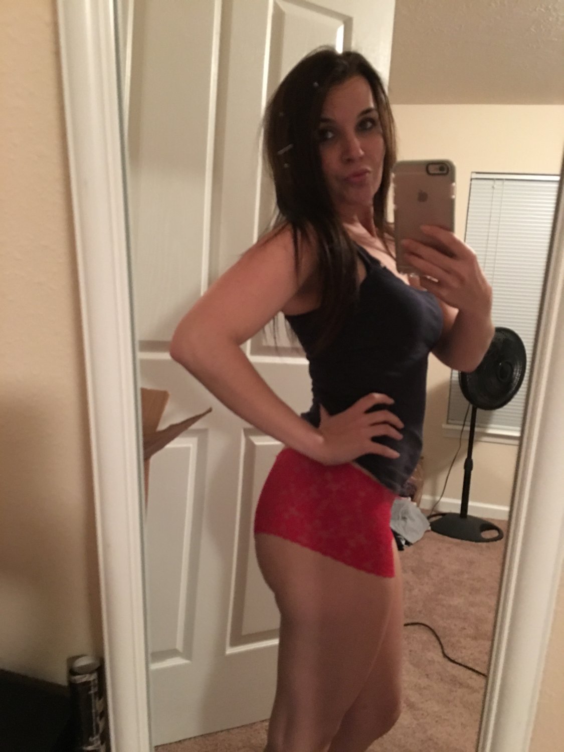 White trash selfie whore #coZGg1OI