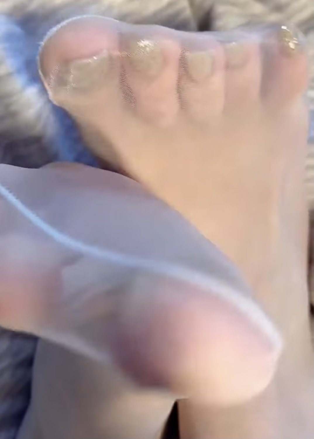 Stinky Nylon Feet 20 #9mqU2kmq