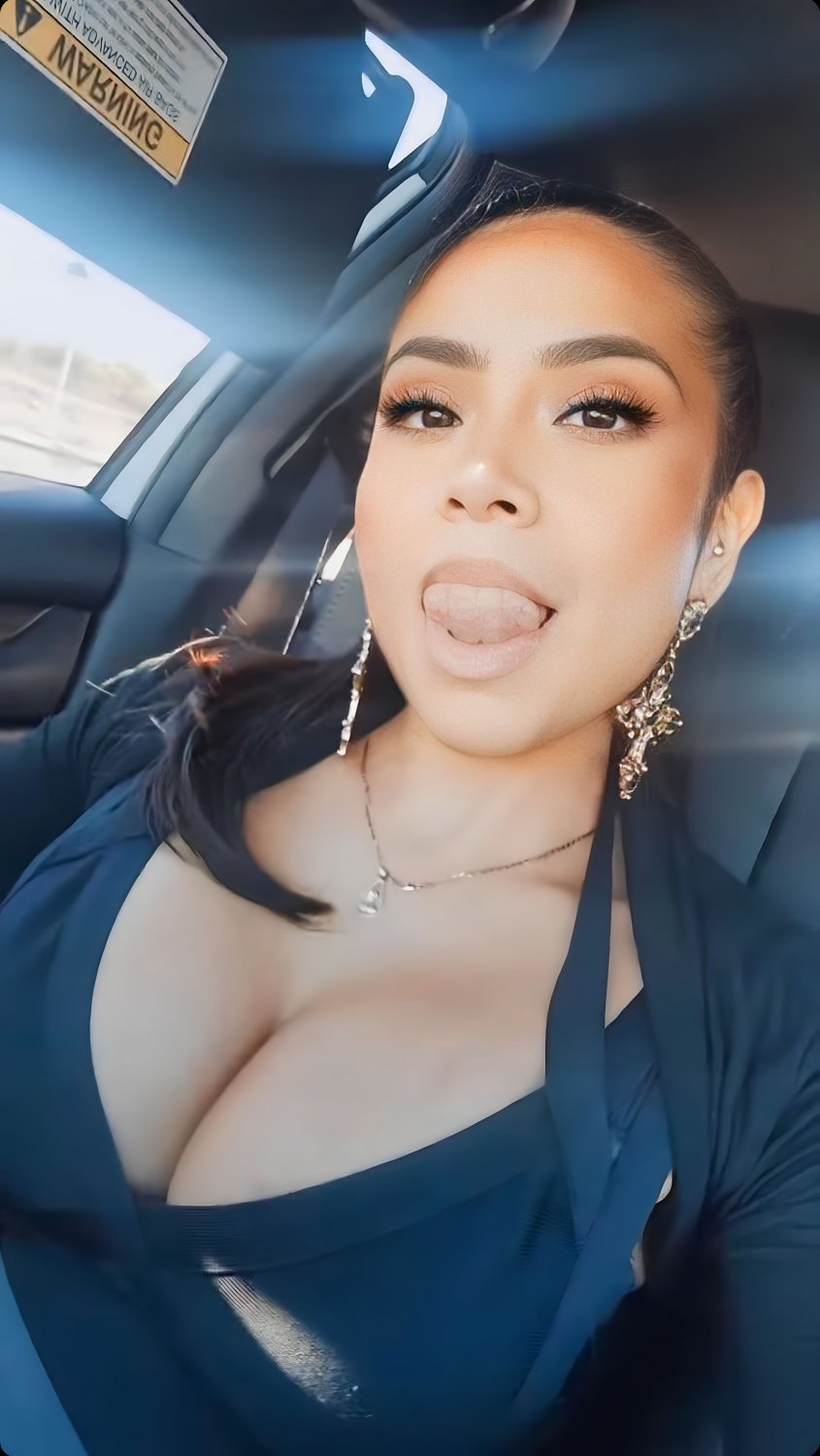 Las Vegas bottle girl Ashley🇲🇽 cum tribute #1 #IaREtuNs