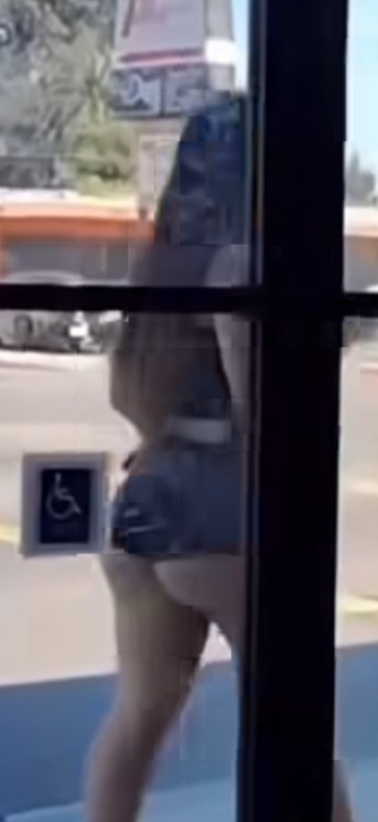 Random #5 #QvwwcaW8