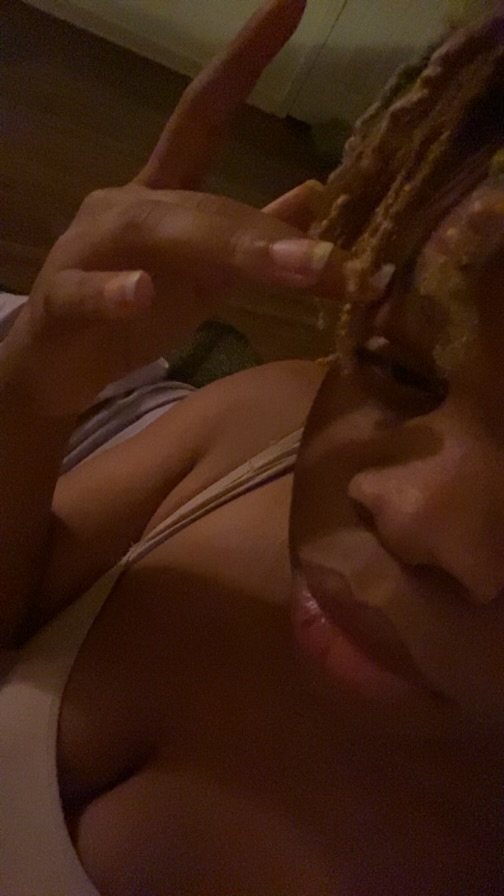 Ebony slut shea playing with her pussy for me #AxOBCqWr