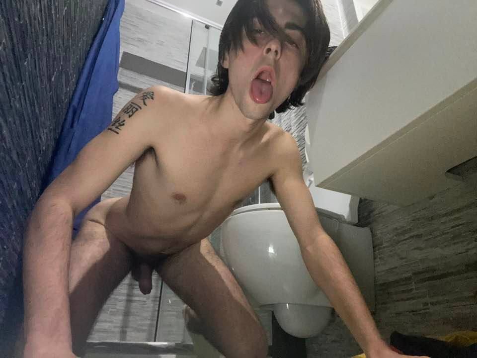 Italian faggot whore Matteo #ck5ORvq5