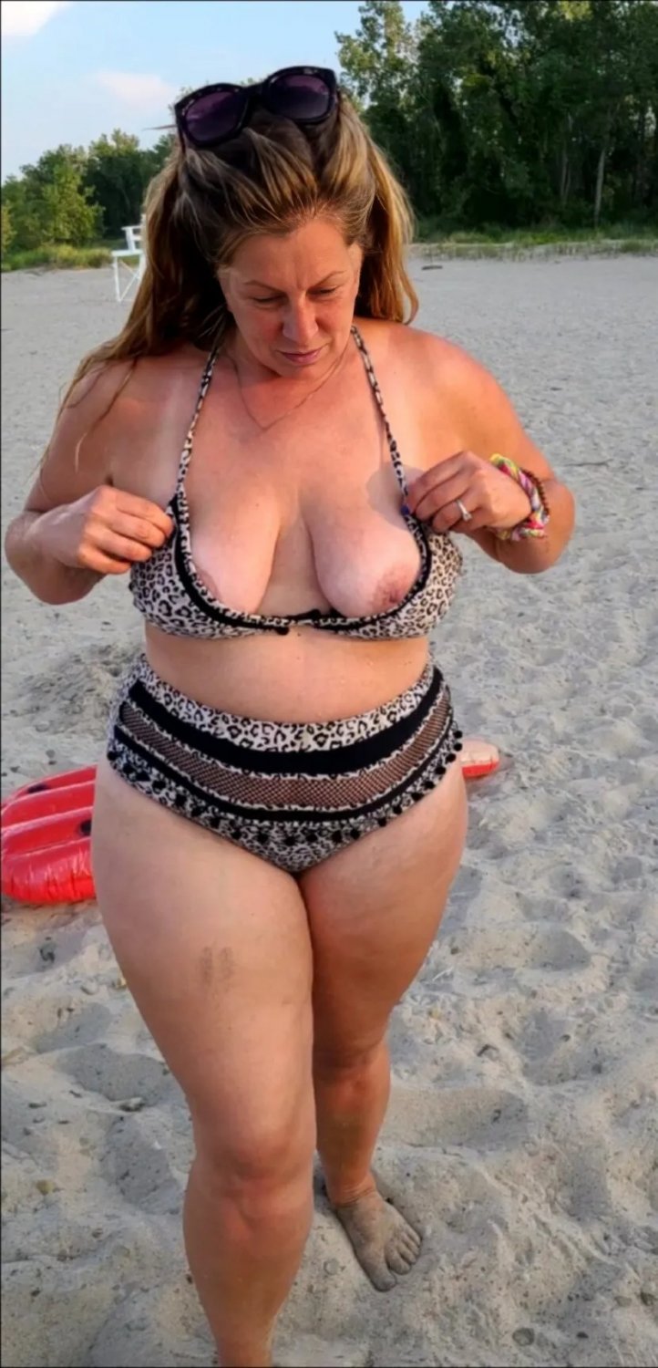 Fat housewives send by other users for display 2 #ZQApxyRI
