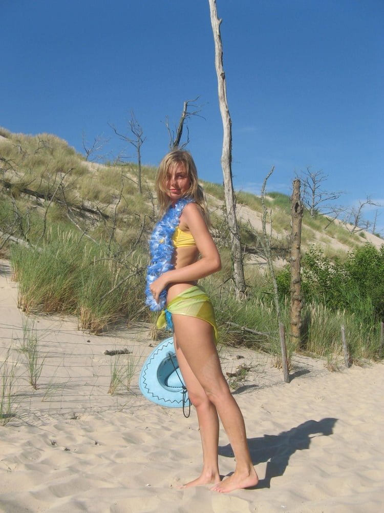 Beautiful Polish blonde 2 #DY6zgHyR