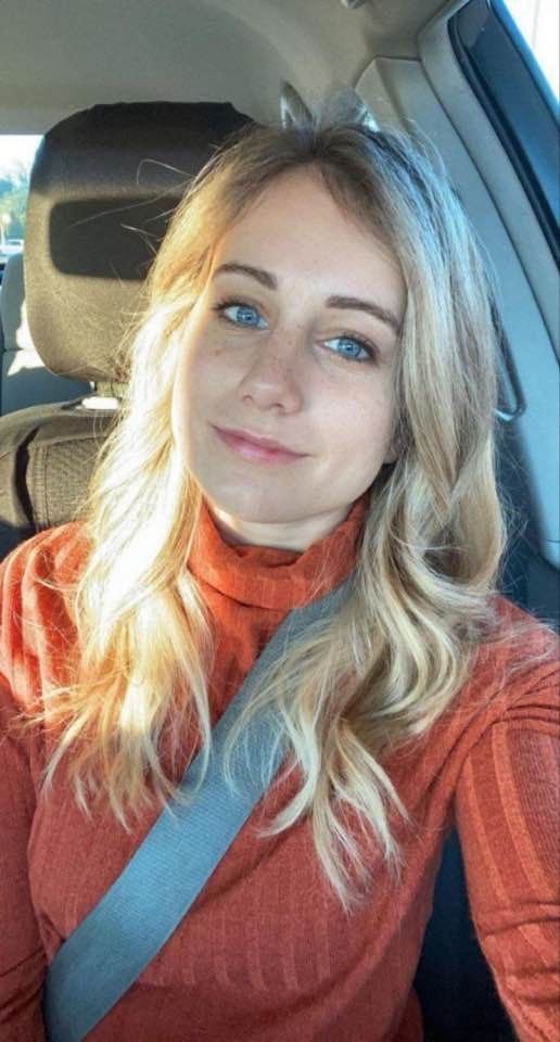 Cumslut Mary uses cum as moisturizer #2FL6ok7P