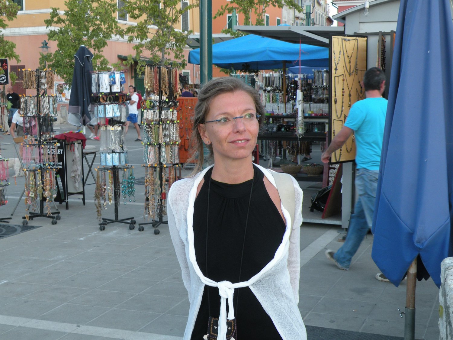 Esther #hieQHkDu