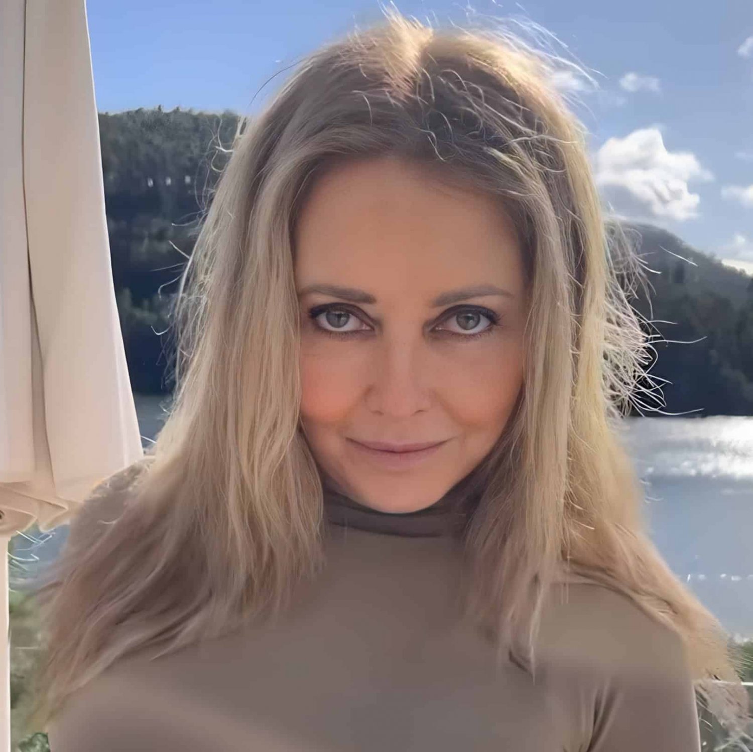 21 Carol Vorderman enormous tits #MFCsZu4e