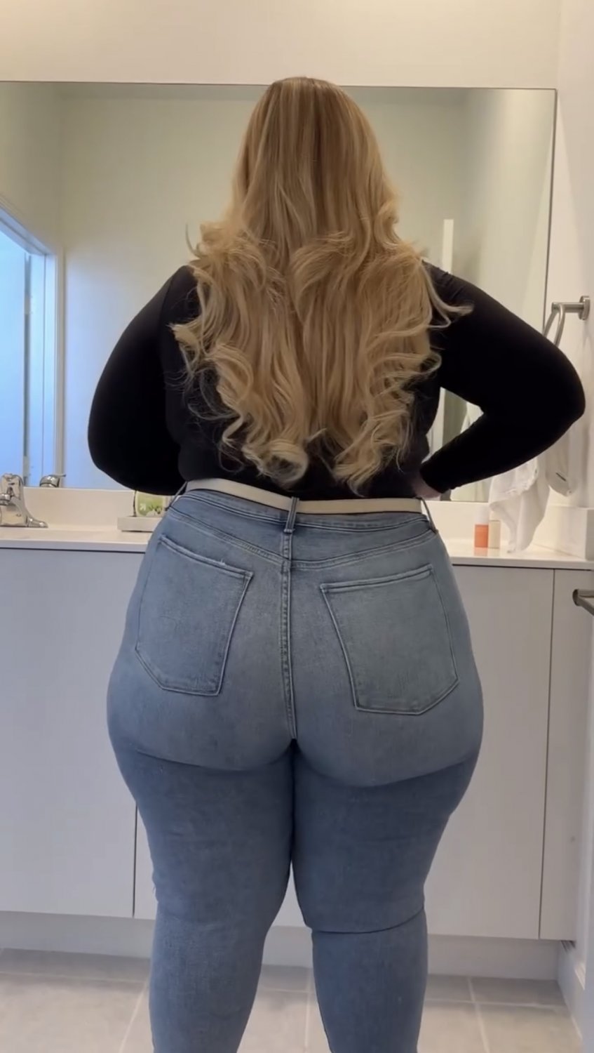 Blonde with big ass in jeans #HLJy6Ovm
