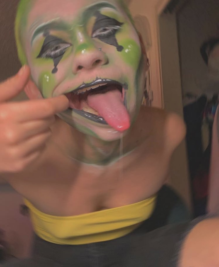 COLLEGE GIRL THINKS IT’S FUNNY 2 BE FACE-FUCKABLE #LkXBc1RH