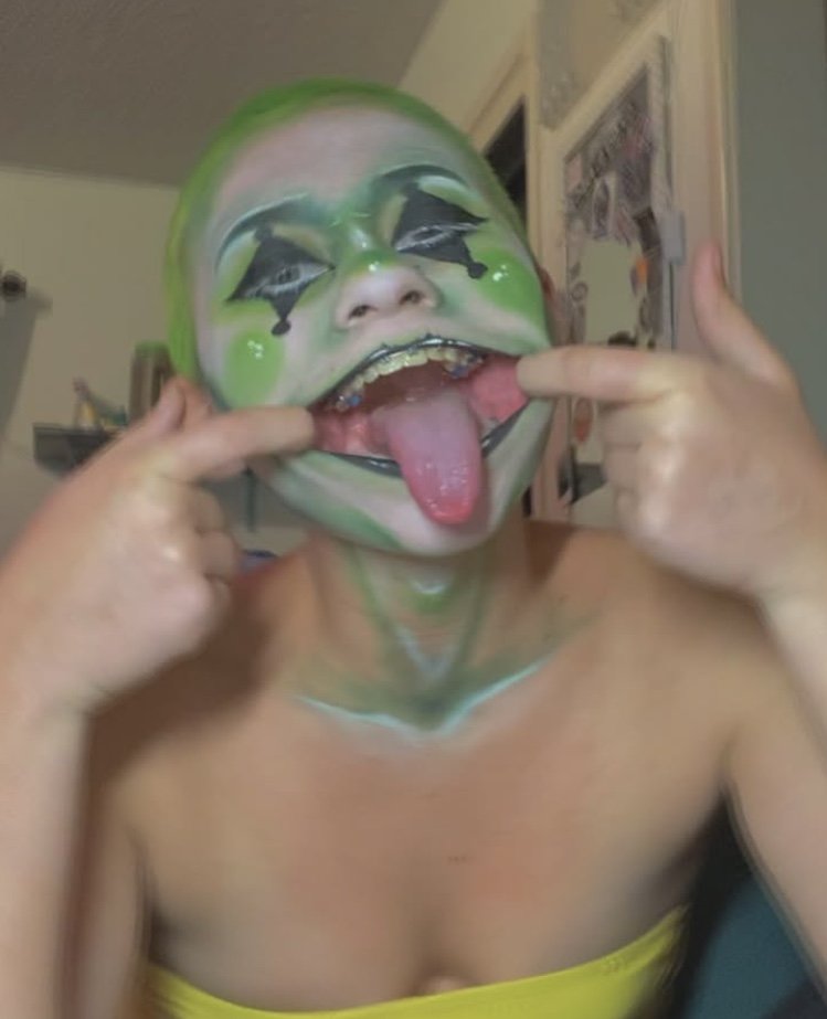 COLLEGE GIRL THINKS IT’S FUNNY 2 BE FACE-FUCKABLE #NCL0o8mu