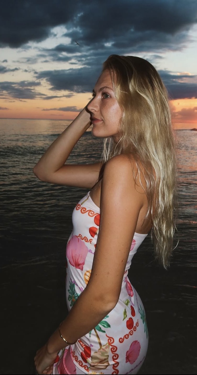LibbyAnn is absolute goon fuel, hard to find a tall blonde with her thickness. incredible hip width #Pi8xCeEd