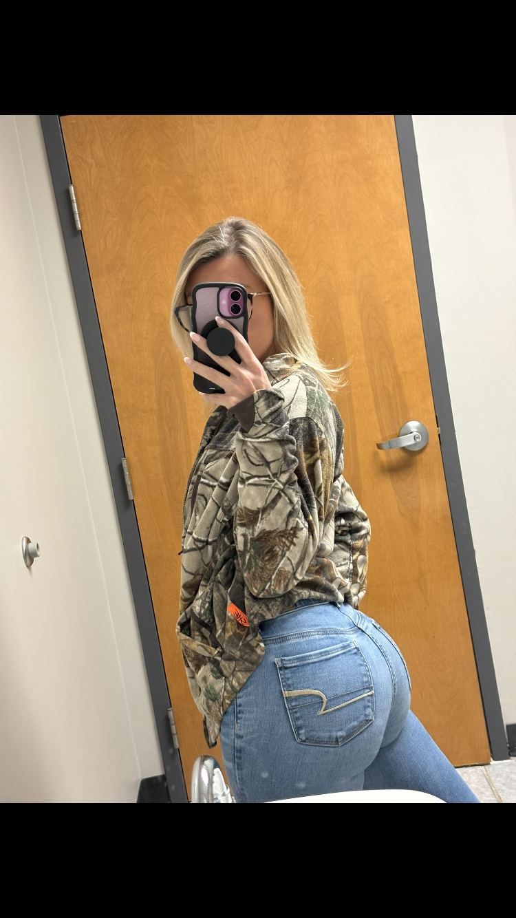 Twitter bitch w/ nice ass #WaMo430c