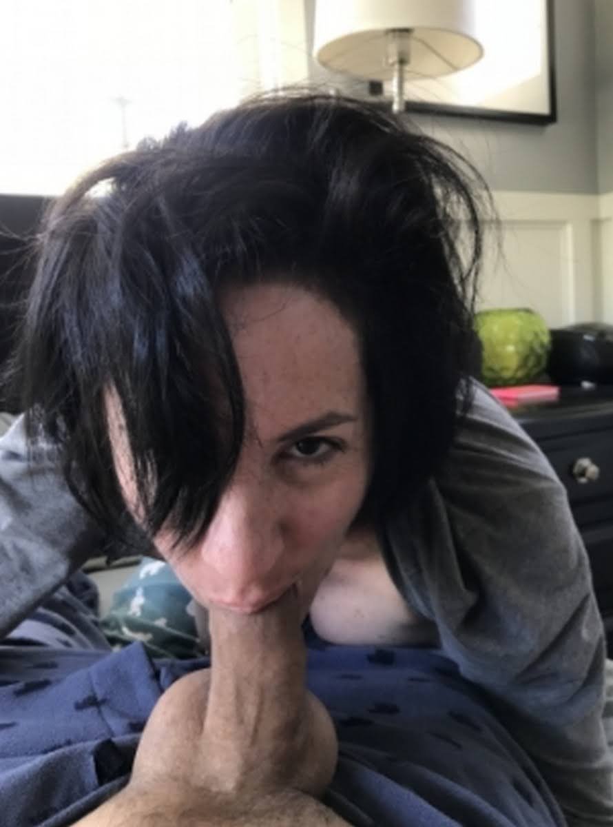 Michelle is Proud to Sleep with Strangers #WDG06rD4