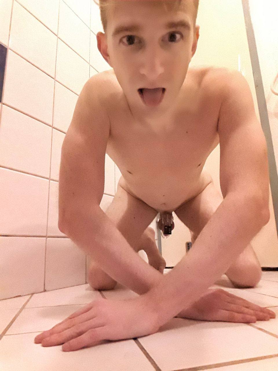 Stupid blonde faggot #MsnCVaHr