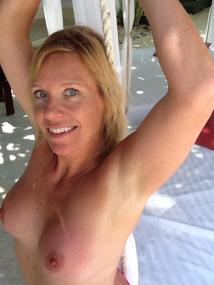 Blonde Beach MILF #GmDDGadK