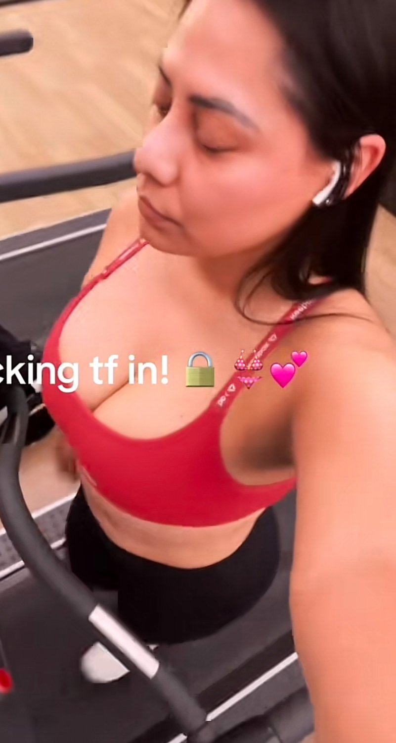 Beautiful big tits gym slut #BOync96z