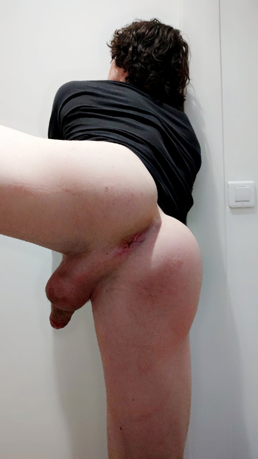 Femboy bathroom sneaky selfie #AxTI9H6W