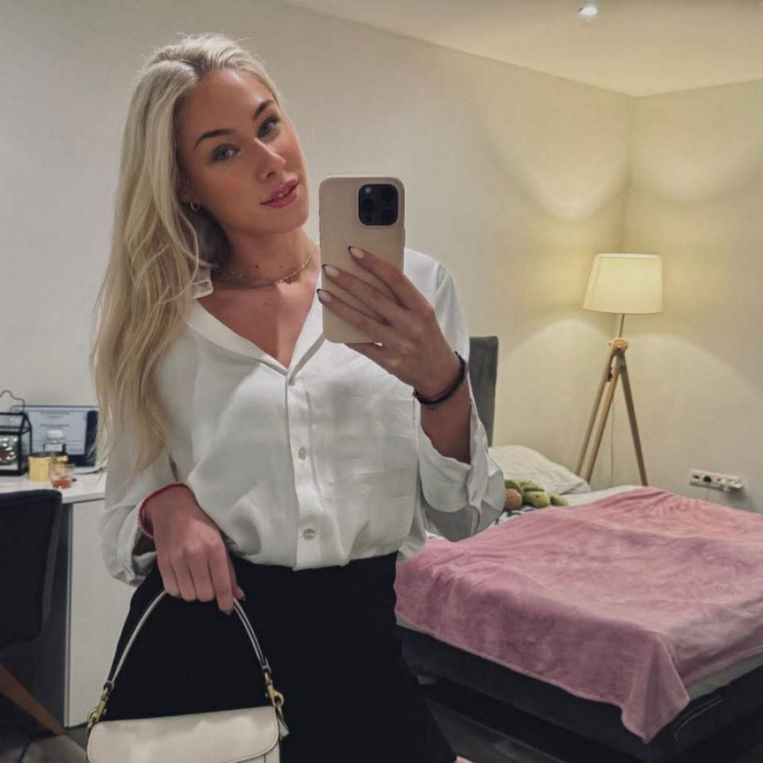Cuck's sexy girl #jg1tAoIE