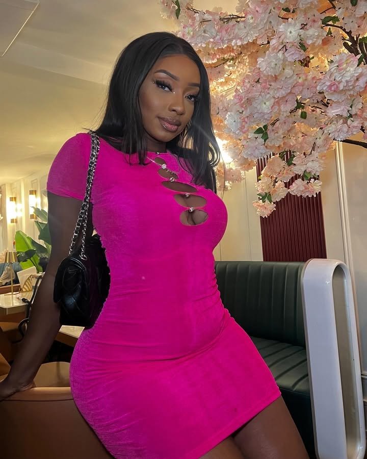 Ebony #9jqB3q4u
