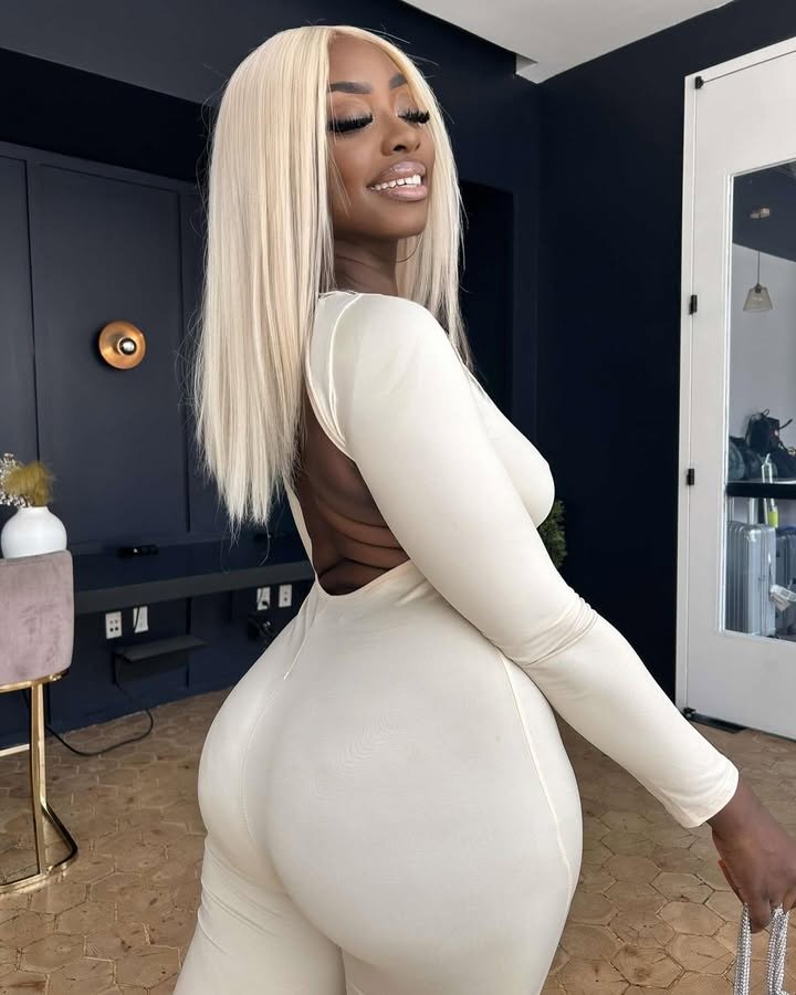Ebony #Br9cnZfP