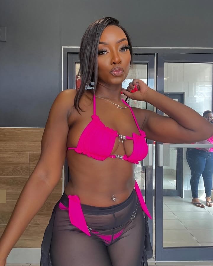 Ebony #FWcUvUS7