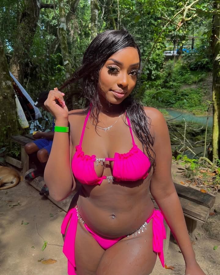 Ebony #OMMj2nFA
