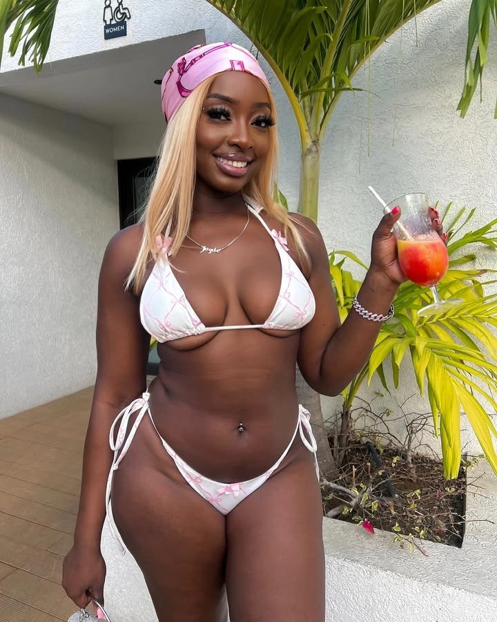 Ebony #eZQrbHq6