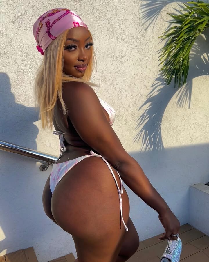 Ebony #j6zIFlHe