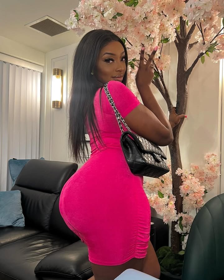 Ebony #t1KJ0MtF