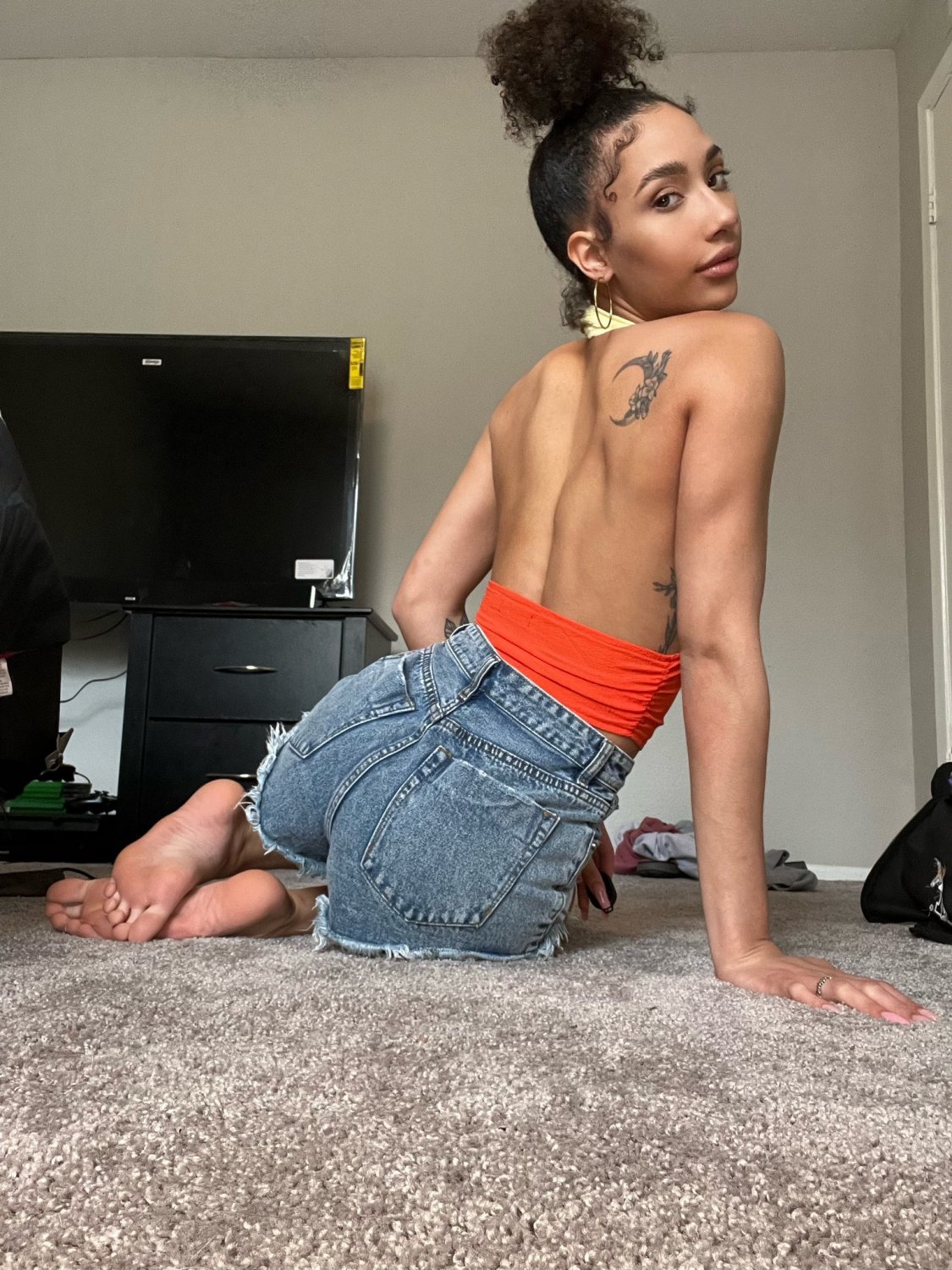 Kay light skin ebony soles #jAx8DRaU