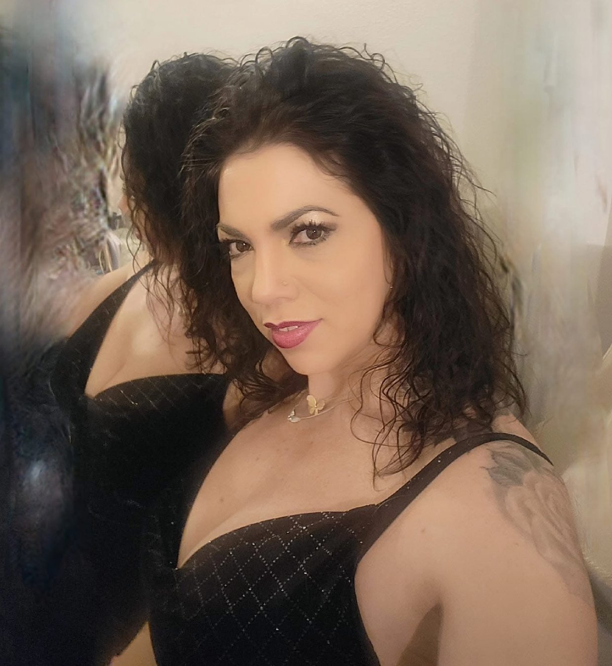 Someone tribute this Latina MILF (sister of my last post) #BCNISb6o