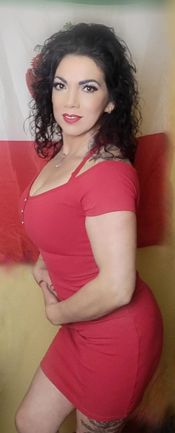 Someone tribute this Latina MILF (sister of my last post) #IgjI33lU