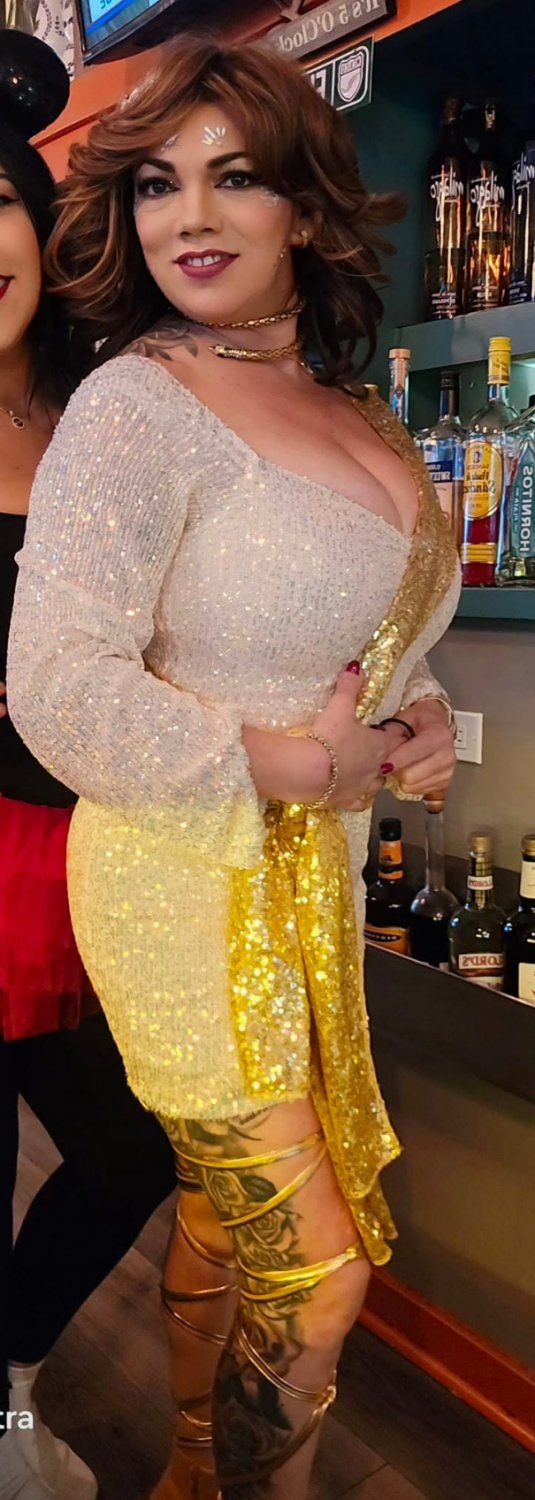 Someone tribute this Latina MILF (sister of my last post) #qAOmKfFD