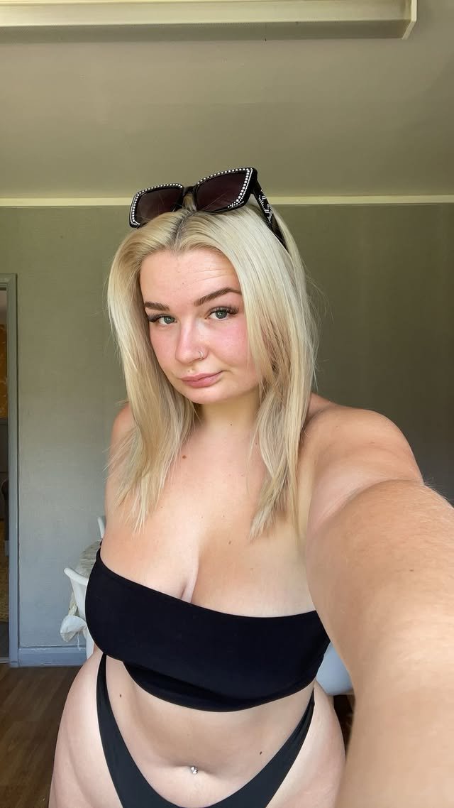 Thick UK Slut in Jeans #eA4JwxKL